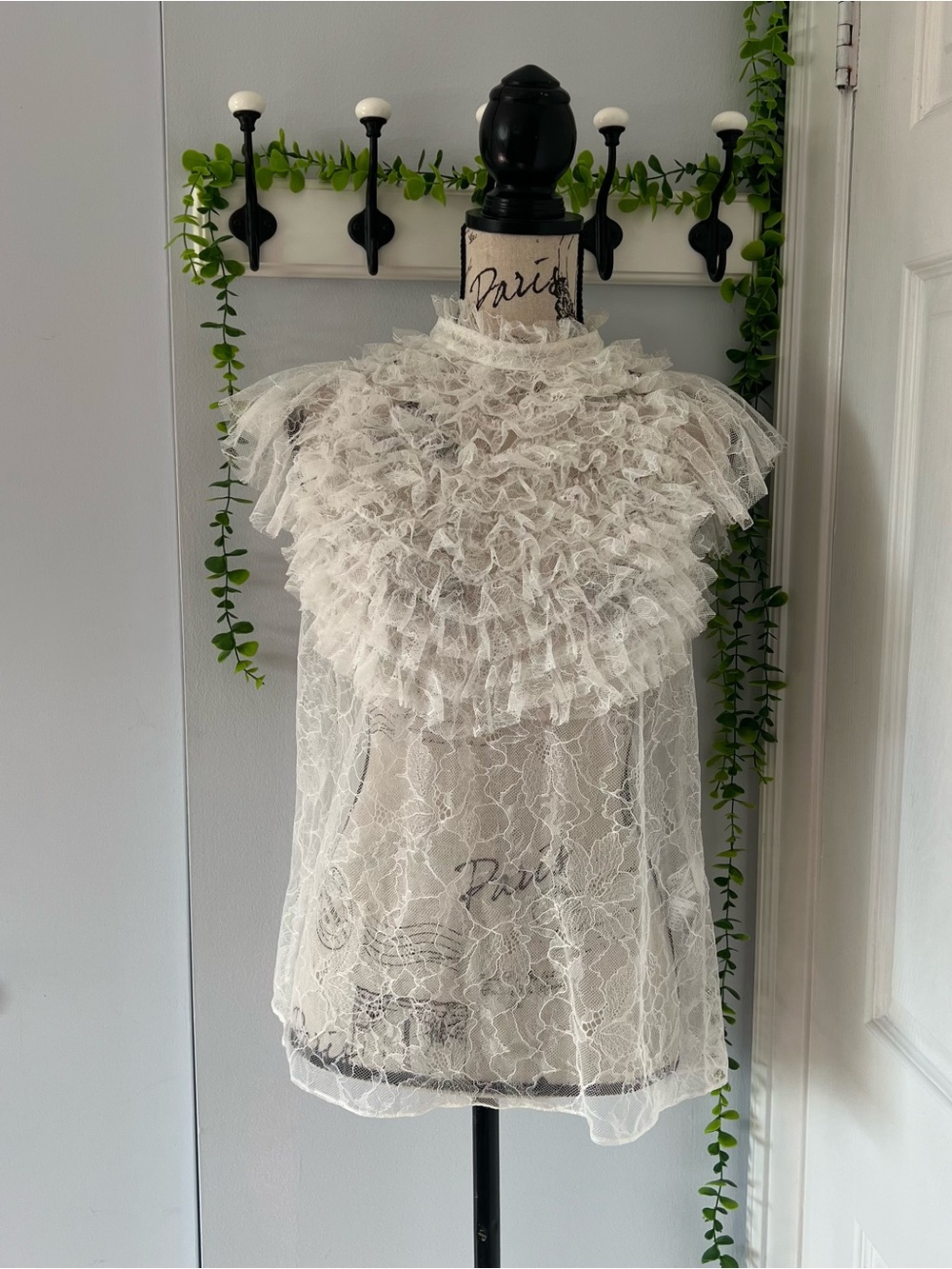 NWT Zara Simply White Ruffle Lace Floral Decorative Blouse